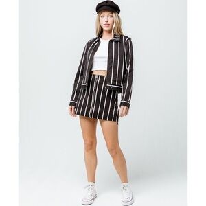 Volcom Frochickie Stripe Mini Skirt Zipper Front Black White Size Medium